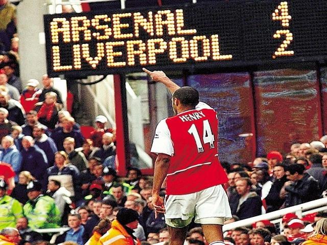 Thierry Henry salutes the Highbury crowd after his magnificent hat-trick.  